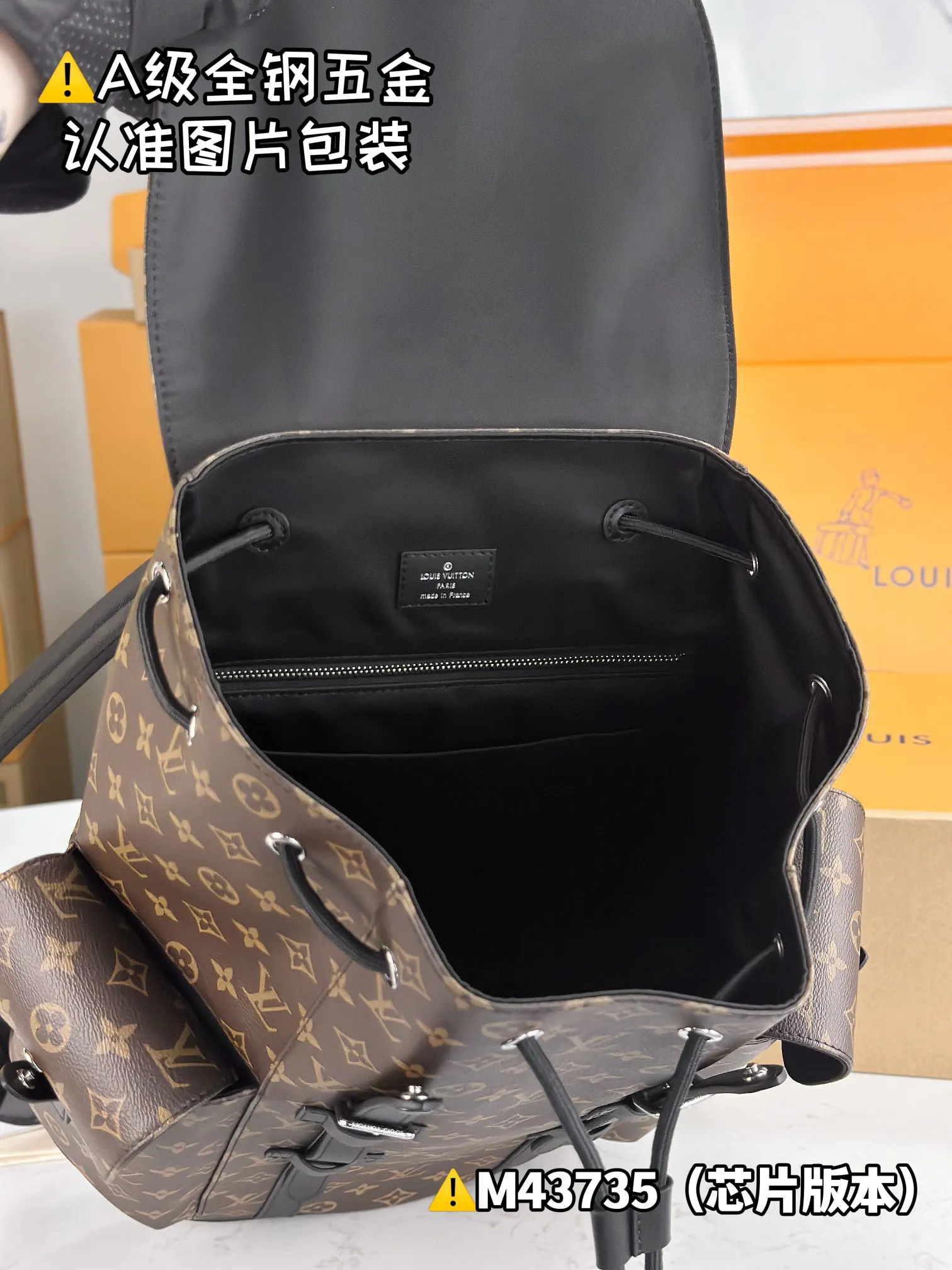 高弹面料 Christopher 中号雙肩包 实用雙肩款