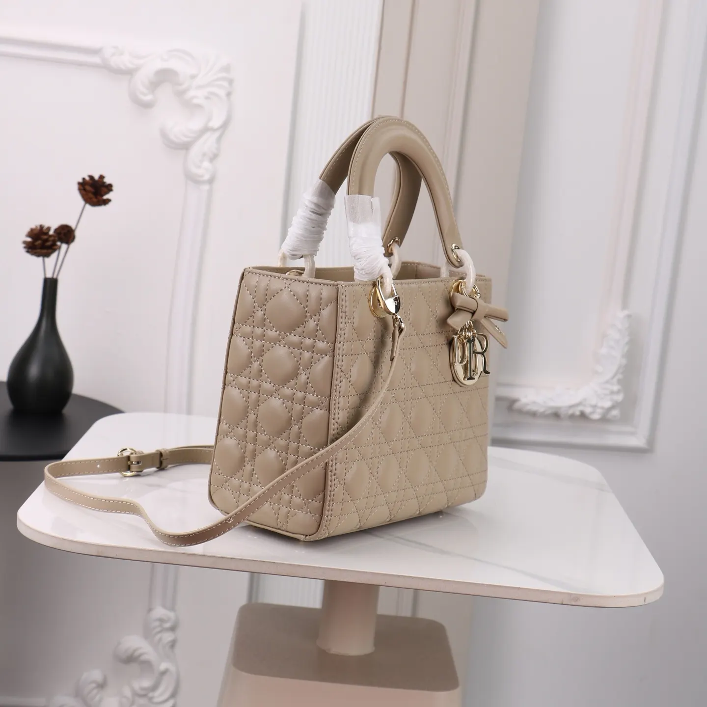 Dior Lady Dior Lady 杏色藤格纹手提斜挎包 金扣