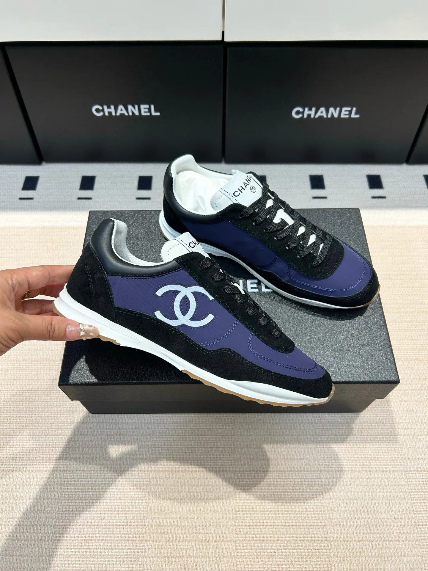 Chanel 黑白拼色双C运动鞋 低帮休闲