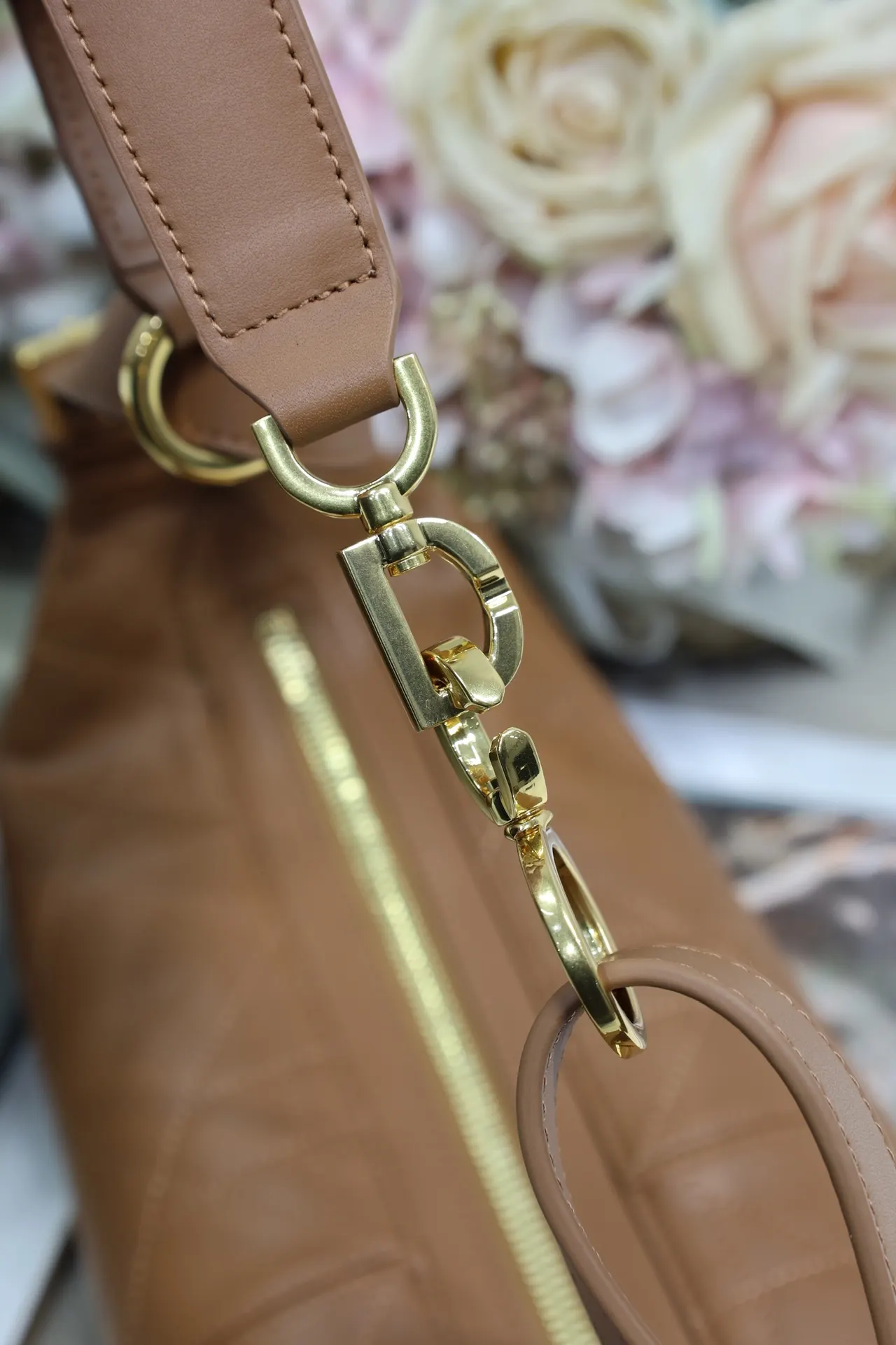 Dior Beige Leather Tote Bag Image 7 Dior Beige Leather Tote Bag Image 7