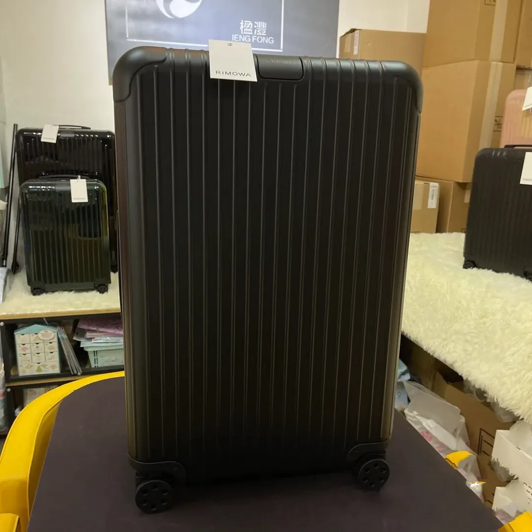黑色 白色 RIMOWA 日默瓦Essential 系列旅 行李箱 旅行拉杆款 輕便出行款