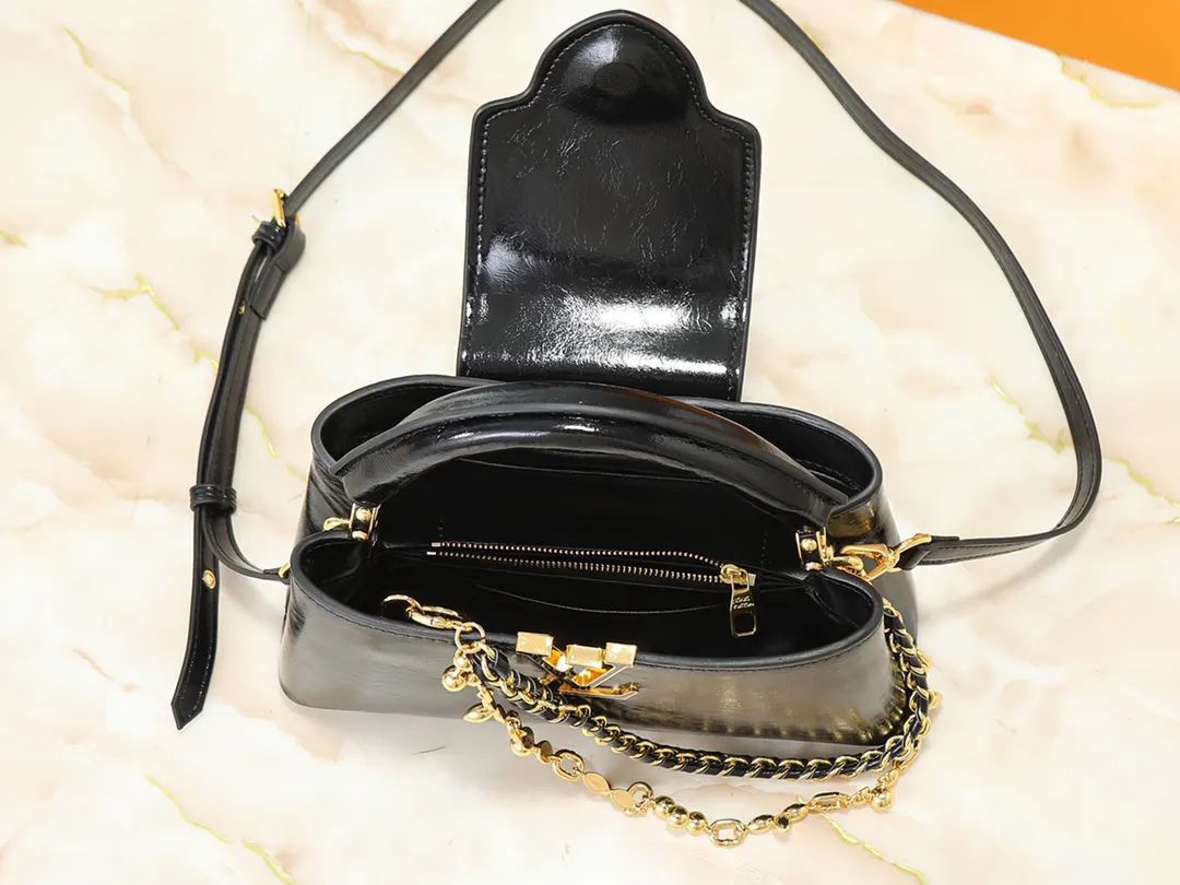 LV Capucines 牛皮 链条包 精致链条款