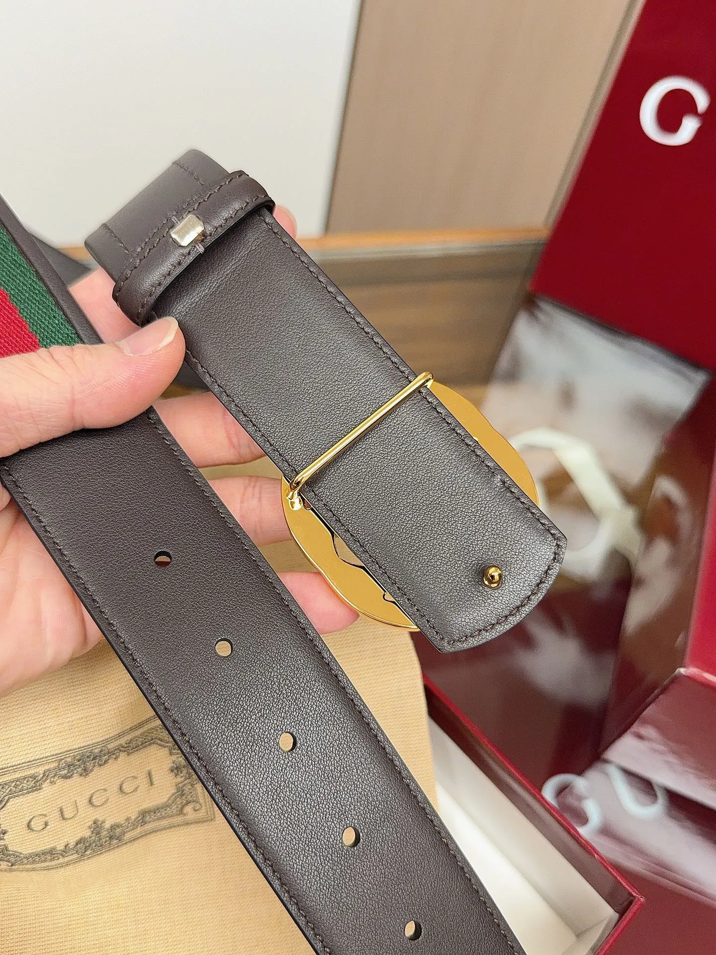 Gucci 双G扣牛皮腰带