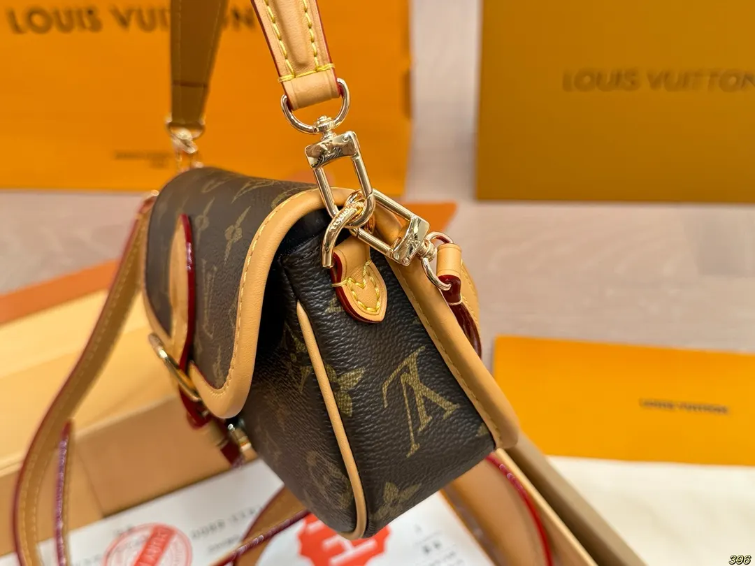 LV Diane 钢五金 na 腋下包 復古腋下背款
