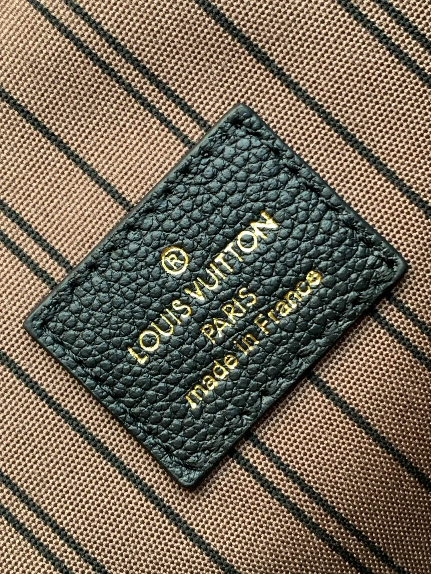 LV Pochette 黑棕配色 雙肩包(數字9) LV Pochette 黑棕配色 雙肩包(數字9)