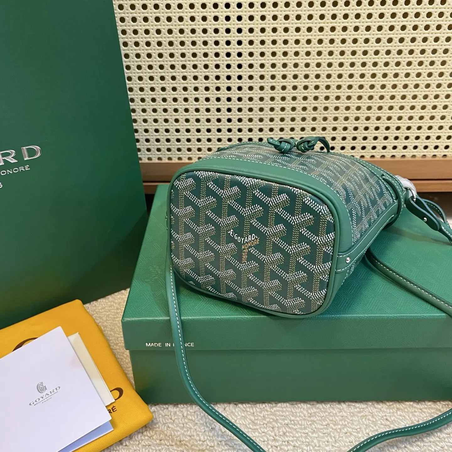 Goyard 皮革 轻盈小巧去始终保持标志性水桶百搭造型 水桶包 休閒水桶款