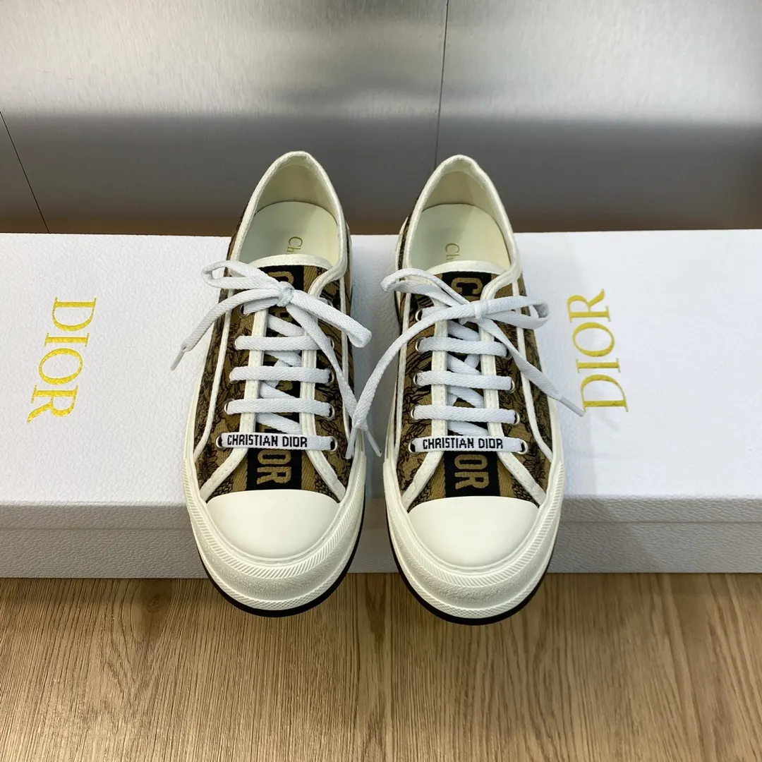 Dior 厚底 拼色 运动鞋(數字8) Dior 厚底 拼色 运动鞋(數字8)