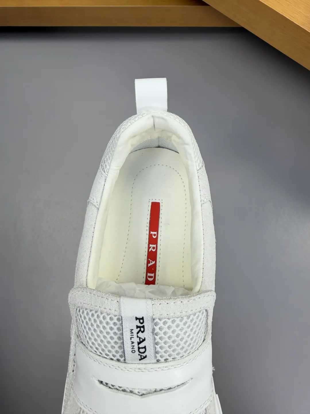 PRADA 牛皮 帆布 Logo 运动鞋 休闲运动款