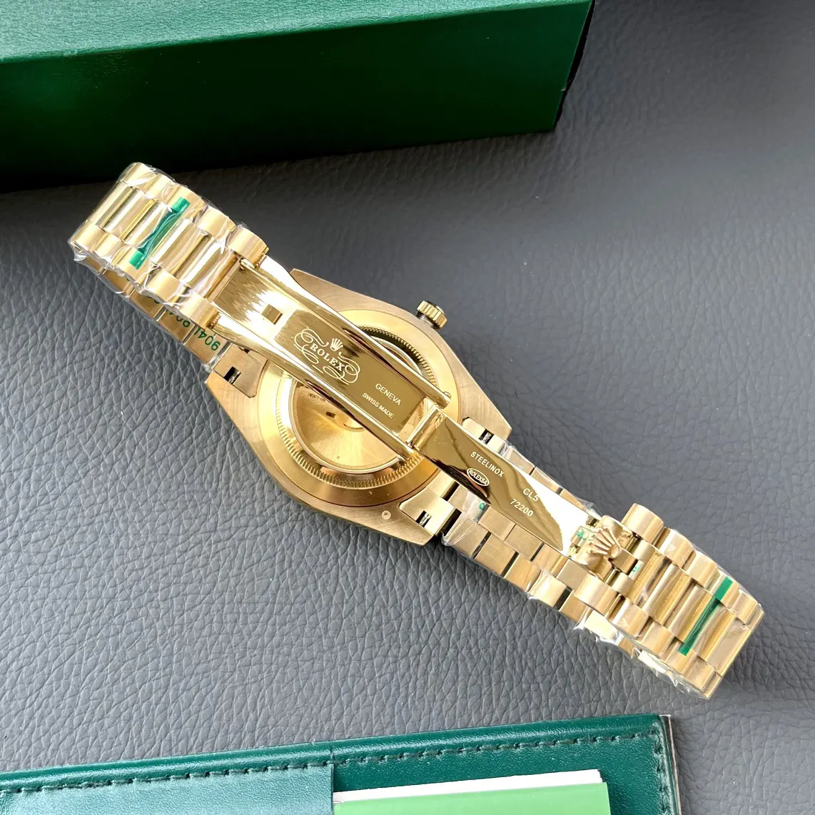 Rolex 品控 每一个腕表出品都经QC员严格检查 校对后 手錶 經典腕表款