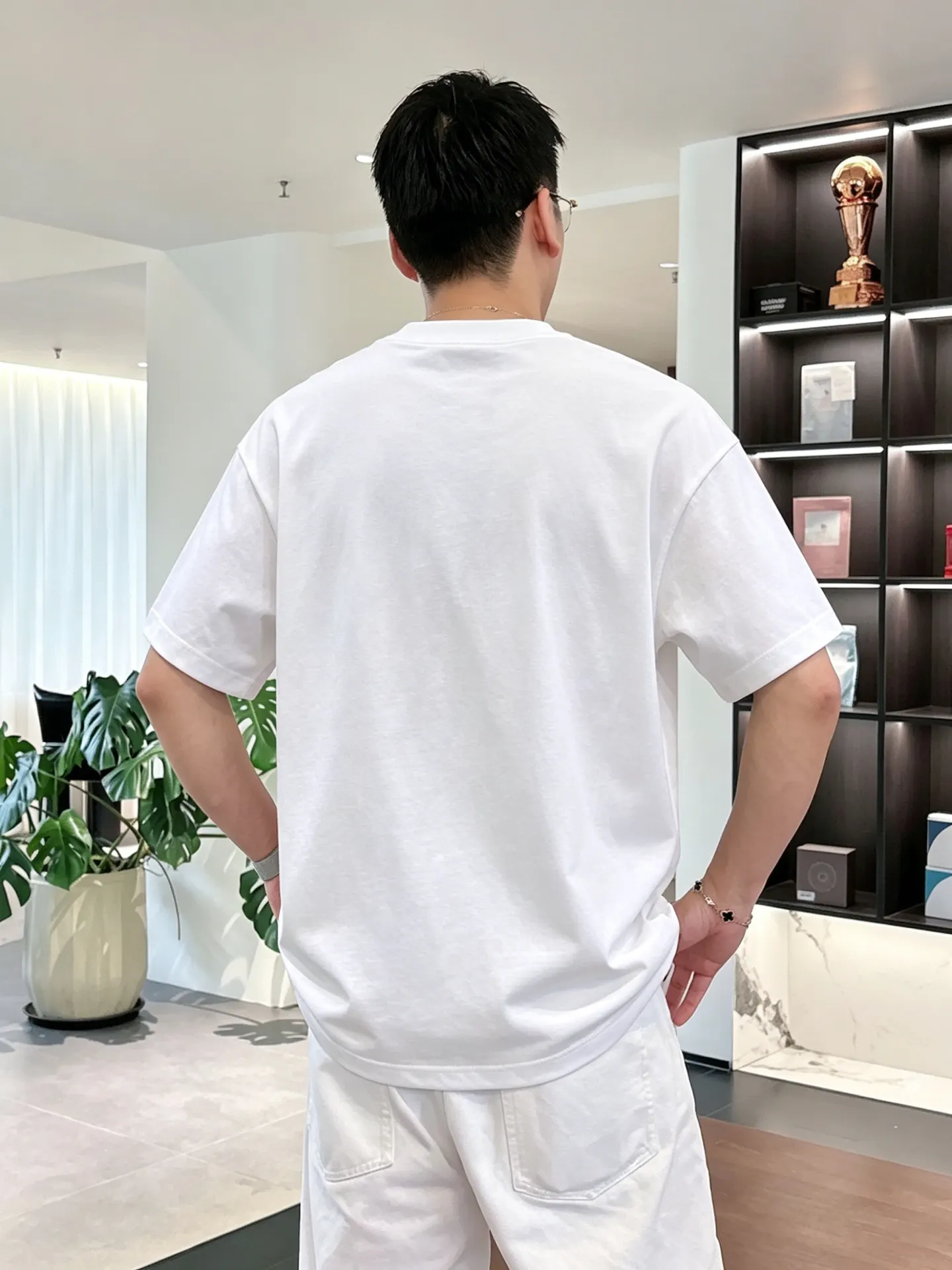 Balenciaga 黑白 純棉 Logo 短袖T恤(數字8) Balenciaga 黑白 純棉 Logo 短袖T恤(數字8)