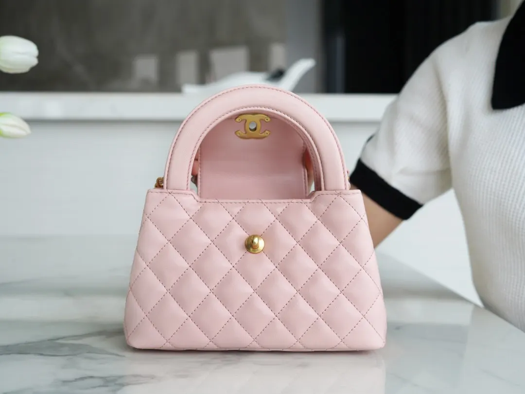 CHANEL 黑色 粉色 羊皮 手提包 通勤手提款(數字9) CHANEL 黑色 粉色 羊皮 手提包 通勤手提款(數字9)