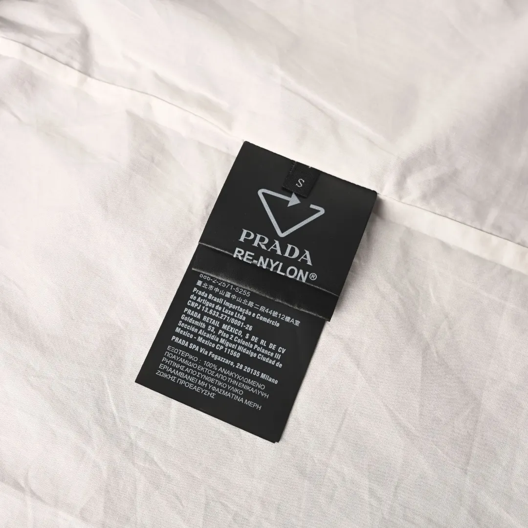 Prada Re-Nylon 尼龙 三角标 外套 通勤休闲