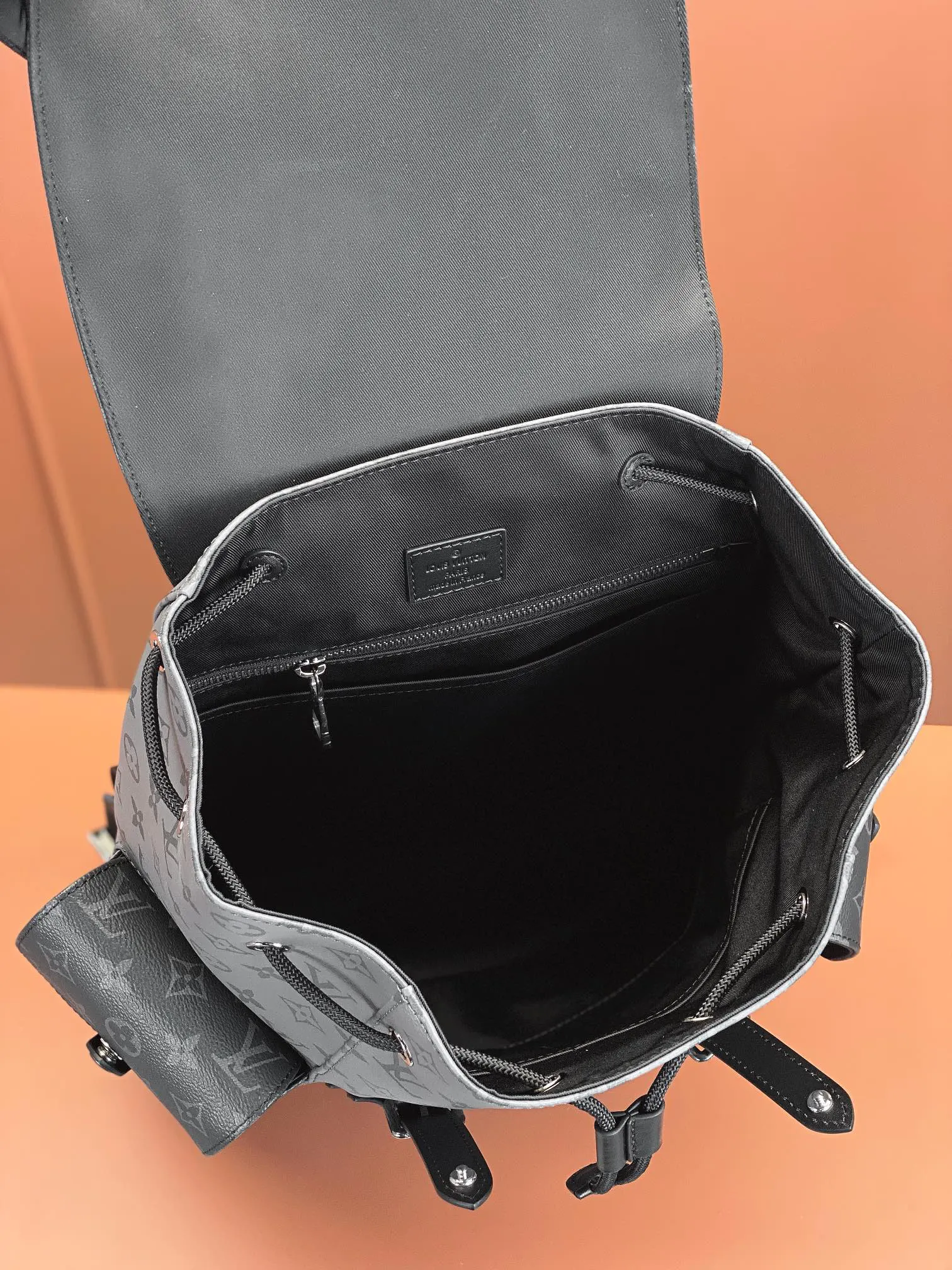 Christopher 中号雙肩包 实用雙肩款