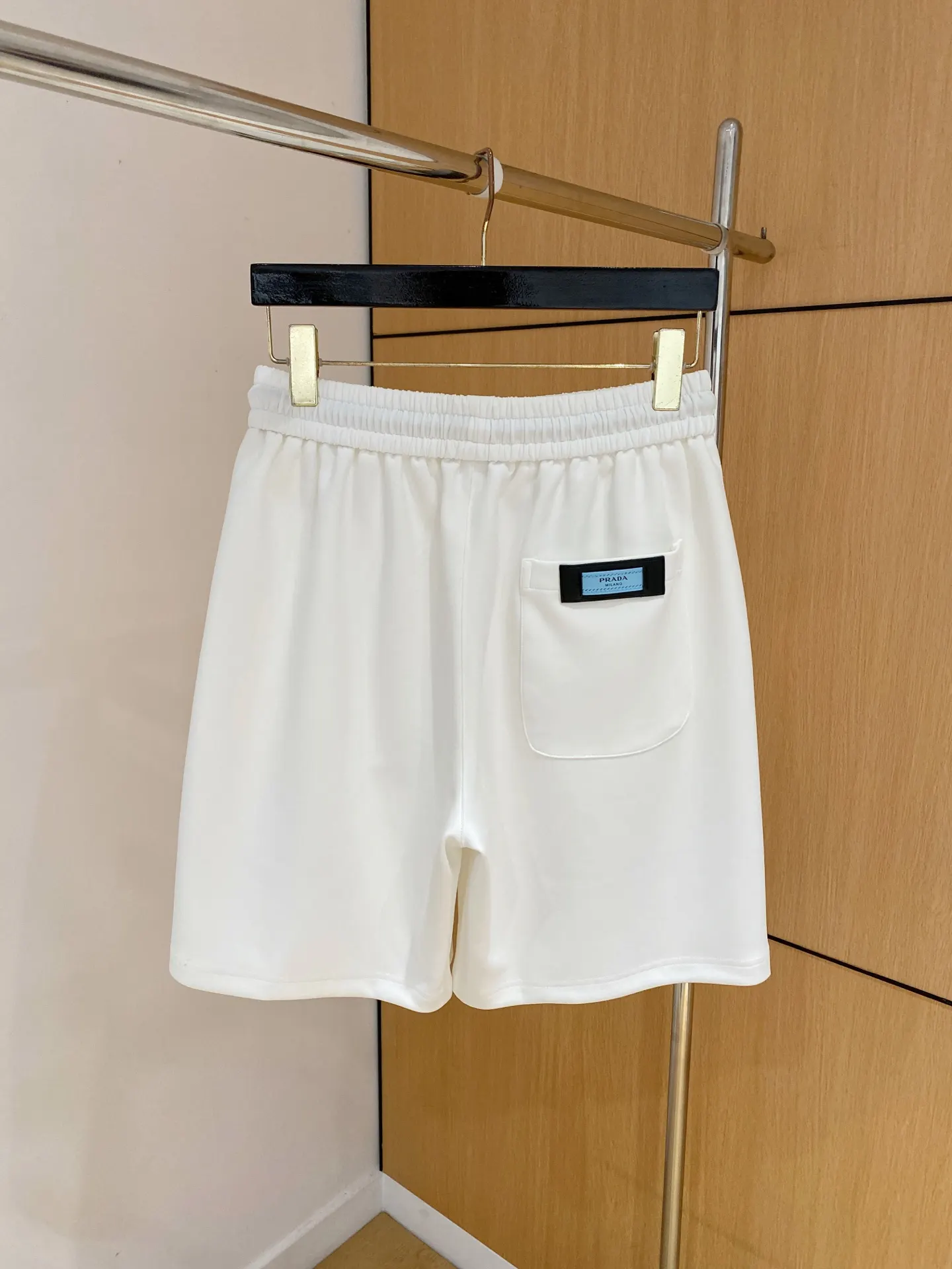 PRADA 短裤 休闲宽松款