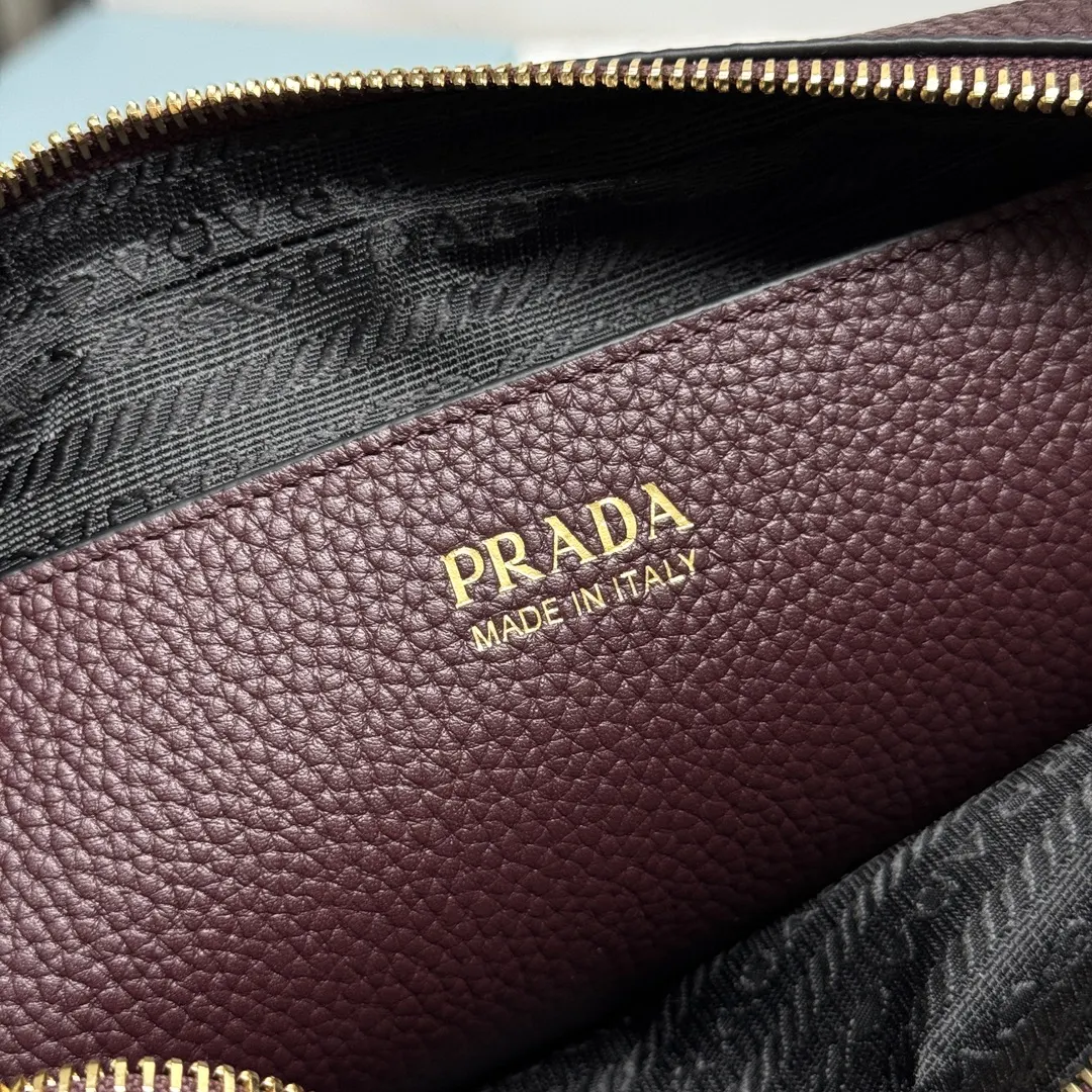 PRADA 牛皮 字母 Logo 雙肩背包 輕便实用款