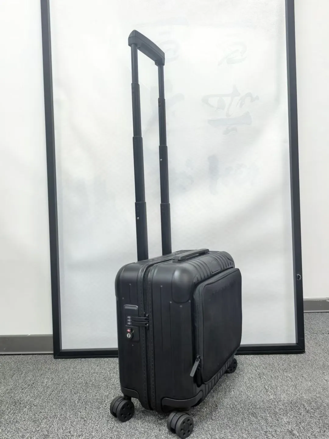 黑色 白色 玫瑰 寸登机箱前置口袋黑色 行李箱 旅行拉杆款 輕便出行款