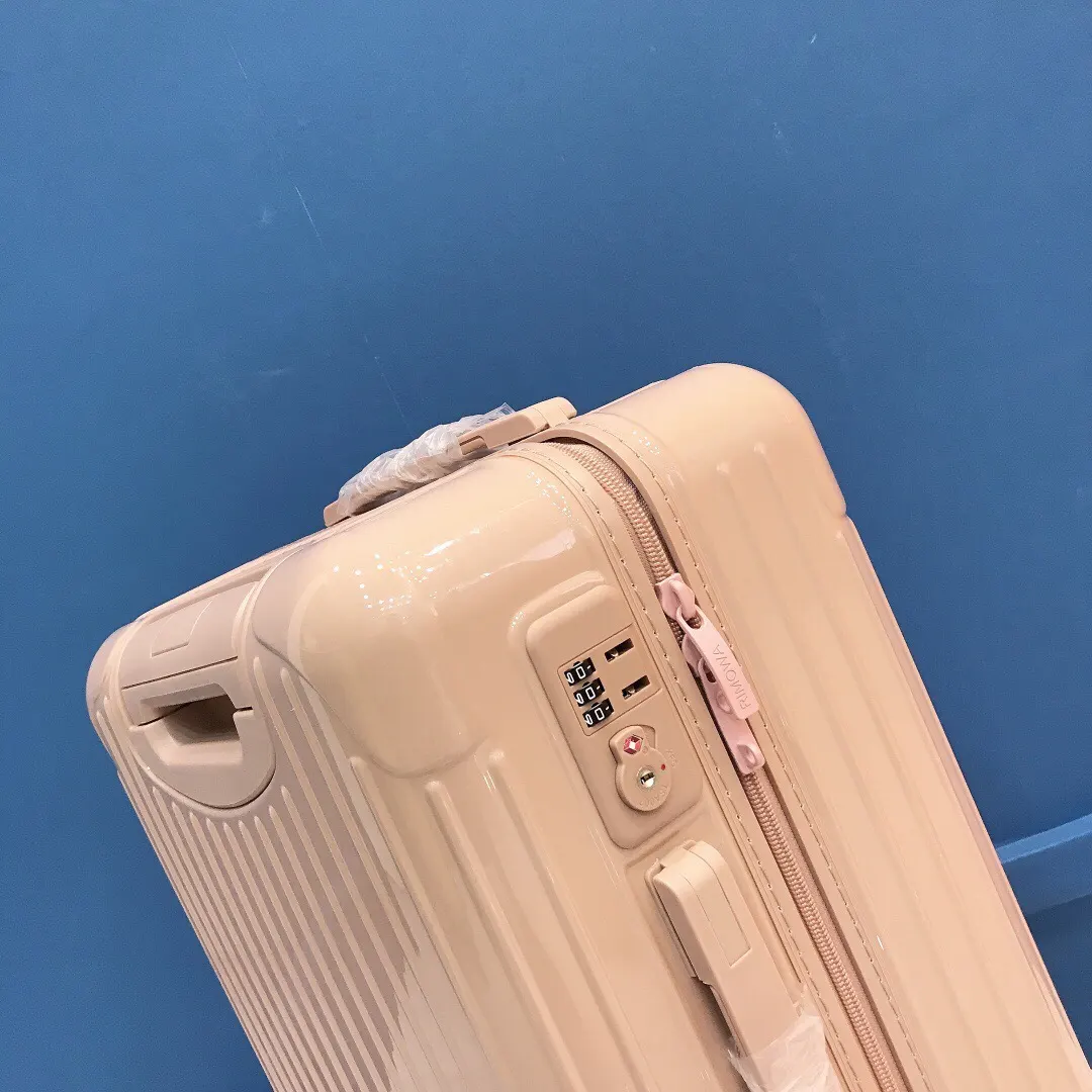 黑色 白色 日默瓦拉杆箱旅行箱托运箱登机大容量行李箱 RI 旅行拉杆款 輕便出行款(數字8) 黑色 白色 日默瓦拉杆箱旅行箱托运箱登机大容量行李箱 RI 旅行拉杆款 輕便出行款(數字8)