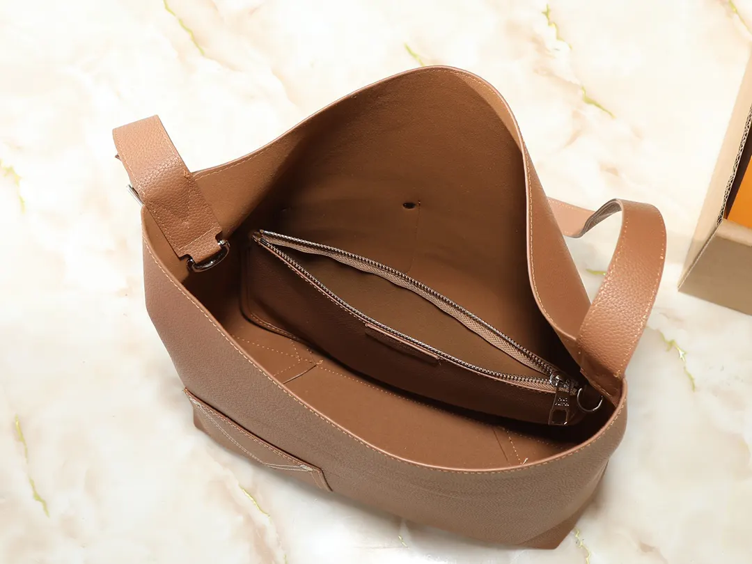 Louis Vuitton Hobo Shoulder Bag Vintage Leather