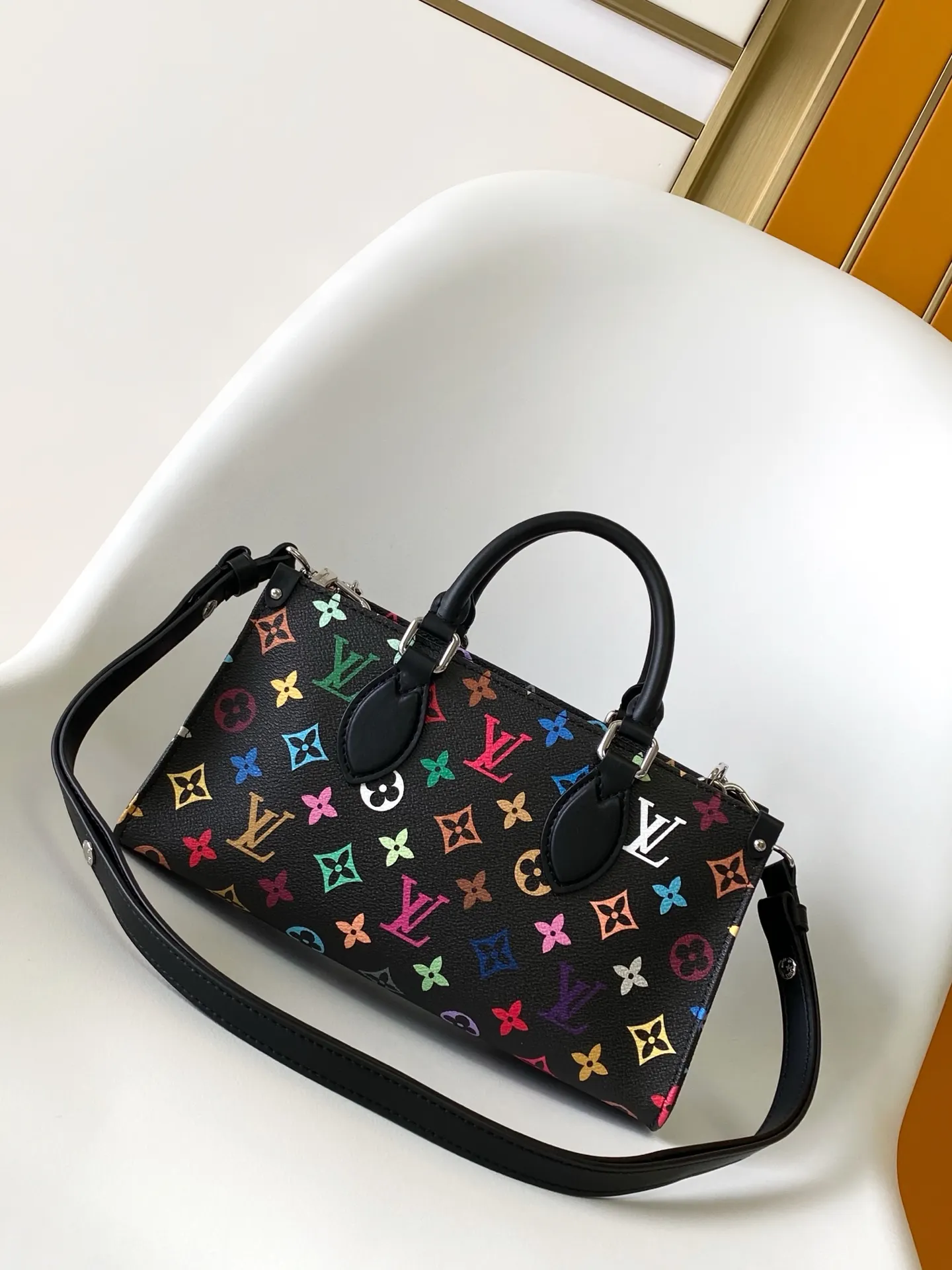 LV 牛皮 黑彩 动态 四方包鏈條包 精致鏈條款