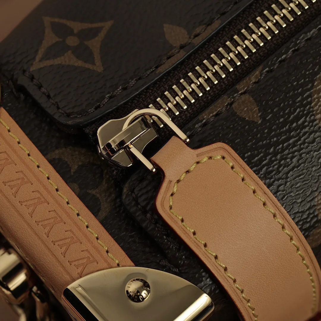 Clutch Bag Leather Image 5 Clutch Bag Leather Image 5