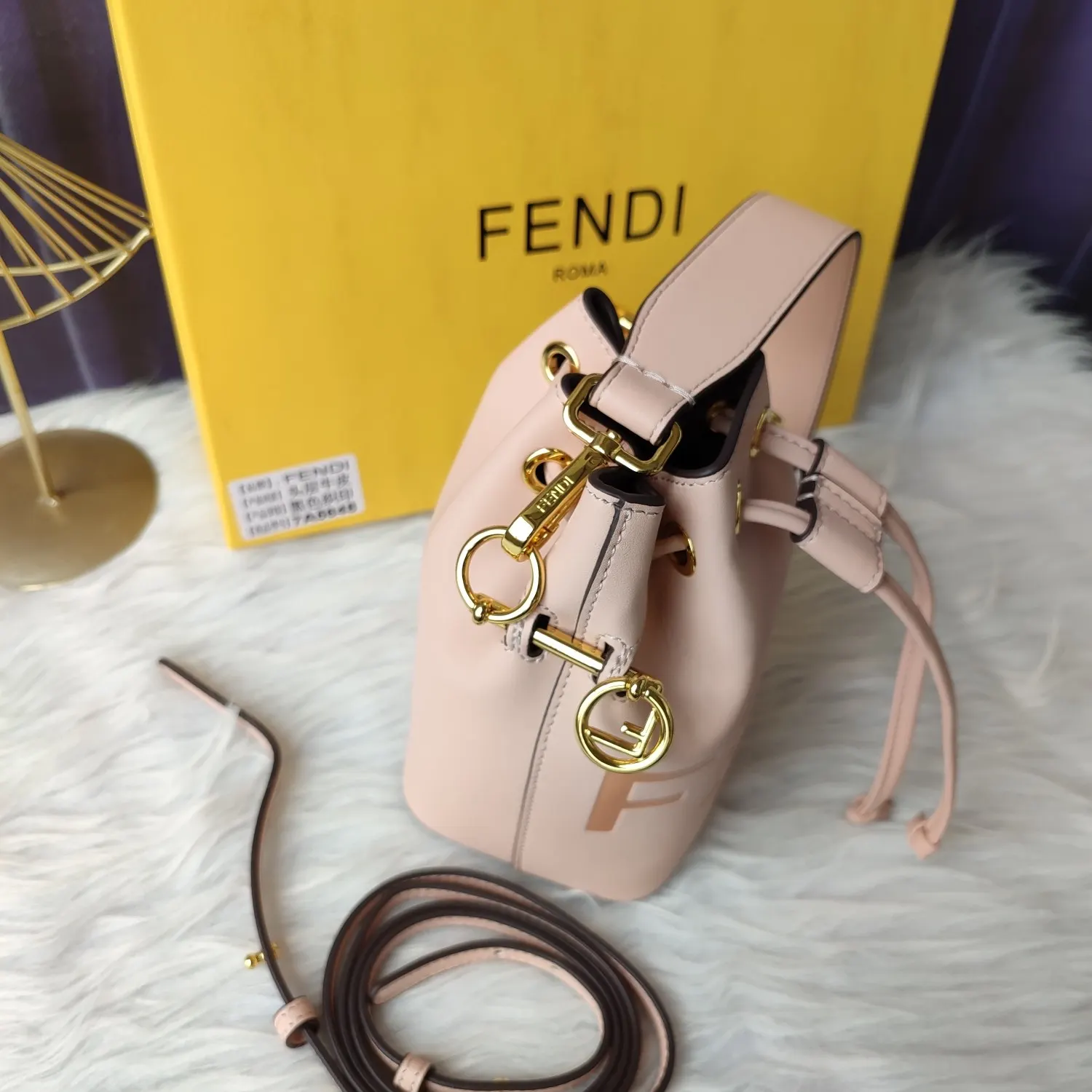 Fendi 粉色 芬迪F 粉色 Mon Treso 水桶包 休閒水桶款