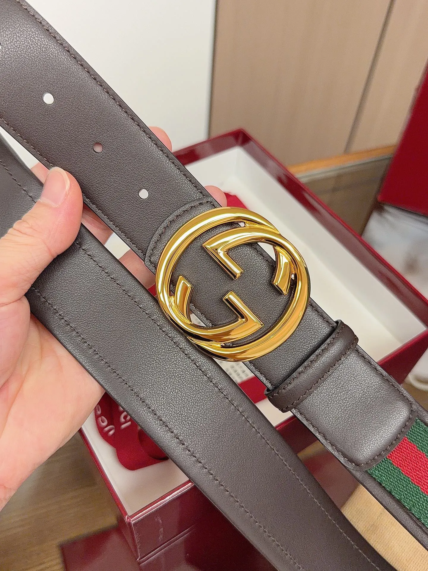 Gucci 双G扣牛皮腰带