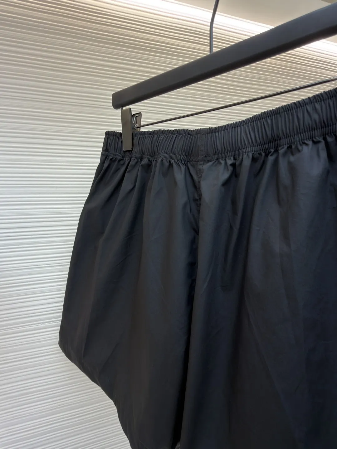 Balenciaga 黑色 純棉 短褲 宽松休閒款