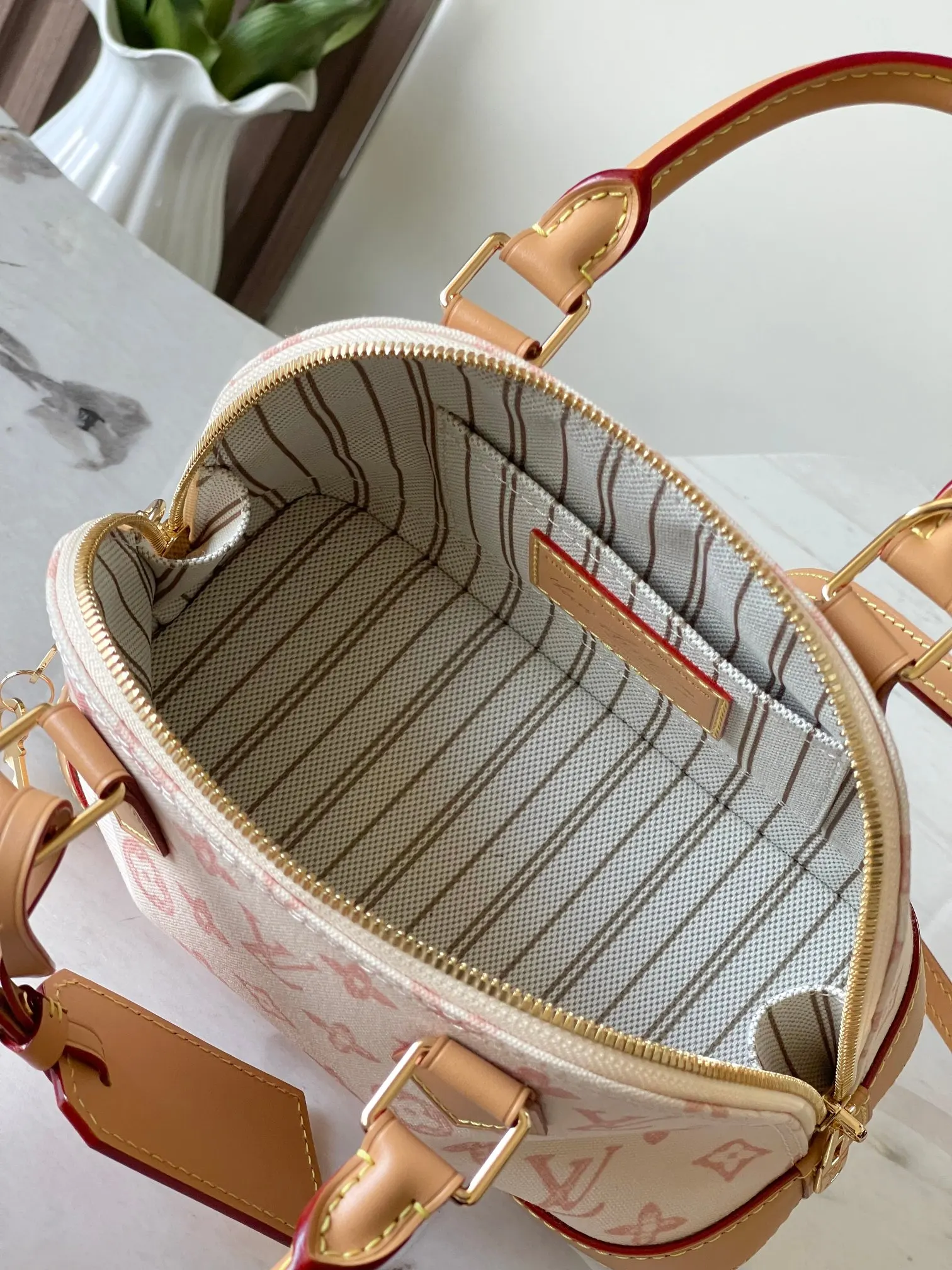 Louis Vuitton Alma 白色 皮革 手提包