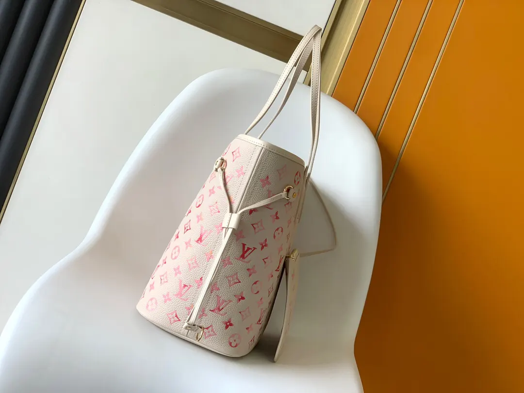 Neverfull 黑色 白色 手拿包 精致手拿款