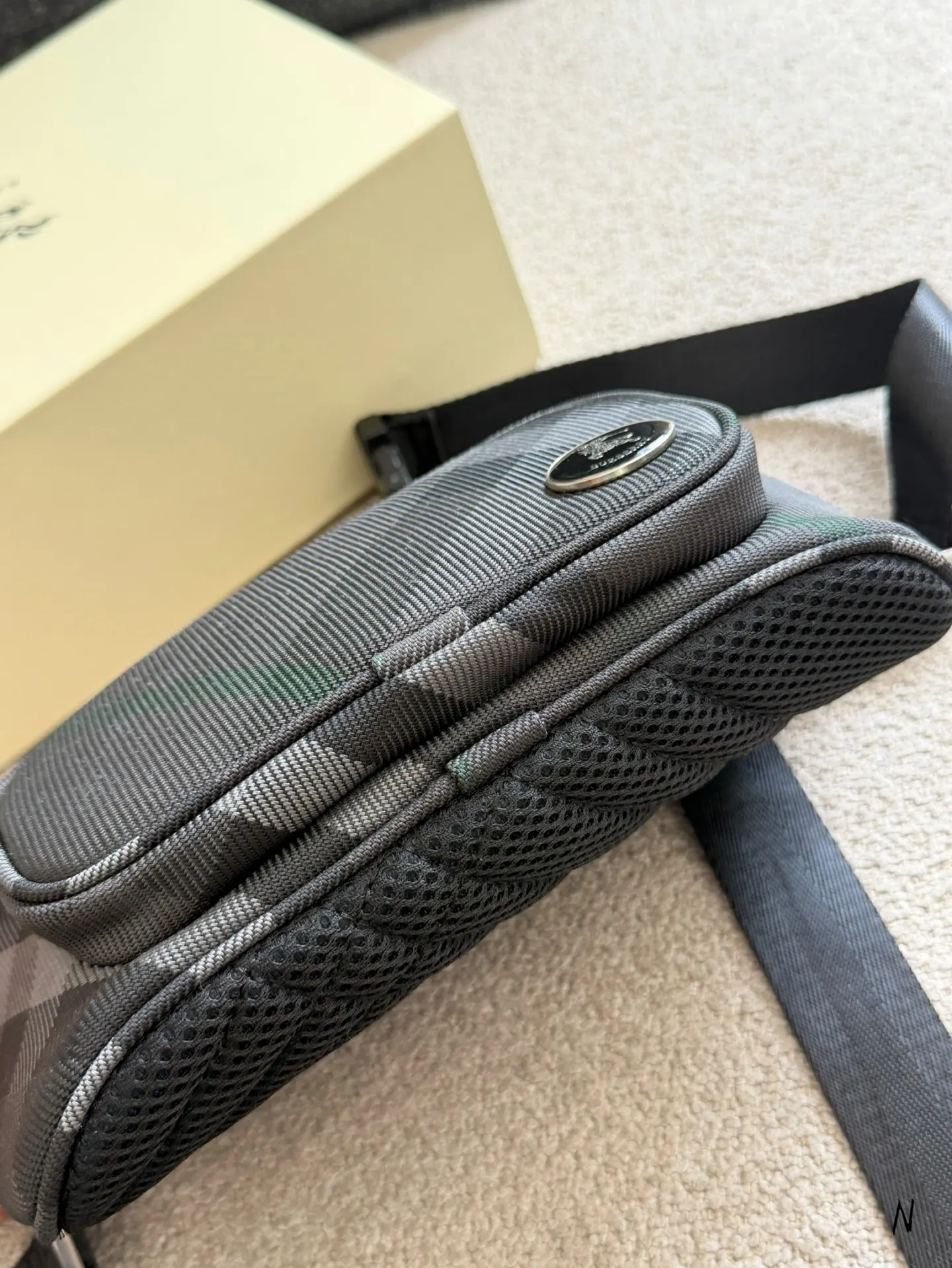 Burberry 尼龙 腰包 休闲腰包款