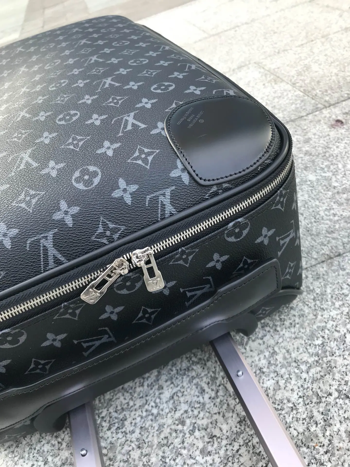 LV 帆布 超耐磨损万向轮 灵活出行 加厚全鋁合金 化妝包 便携收納款