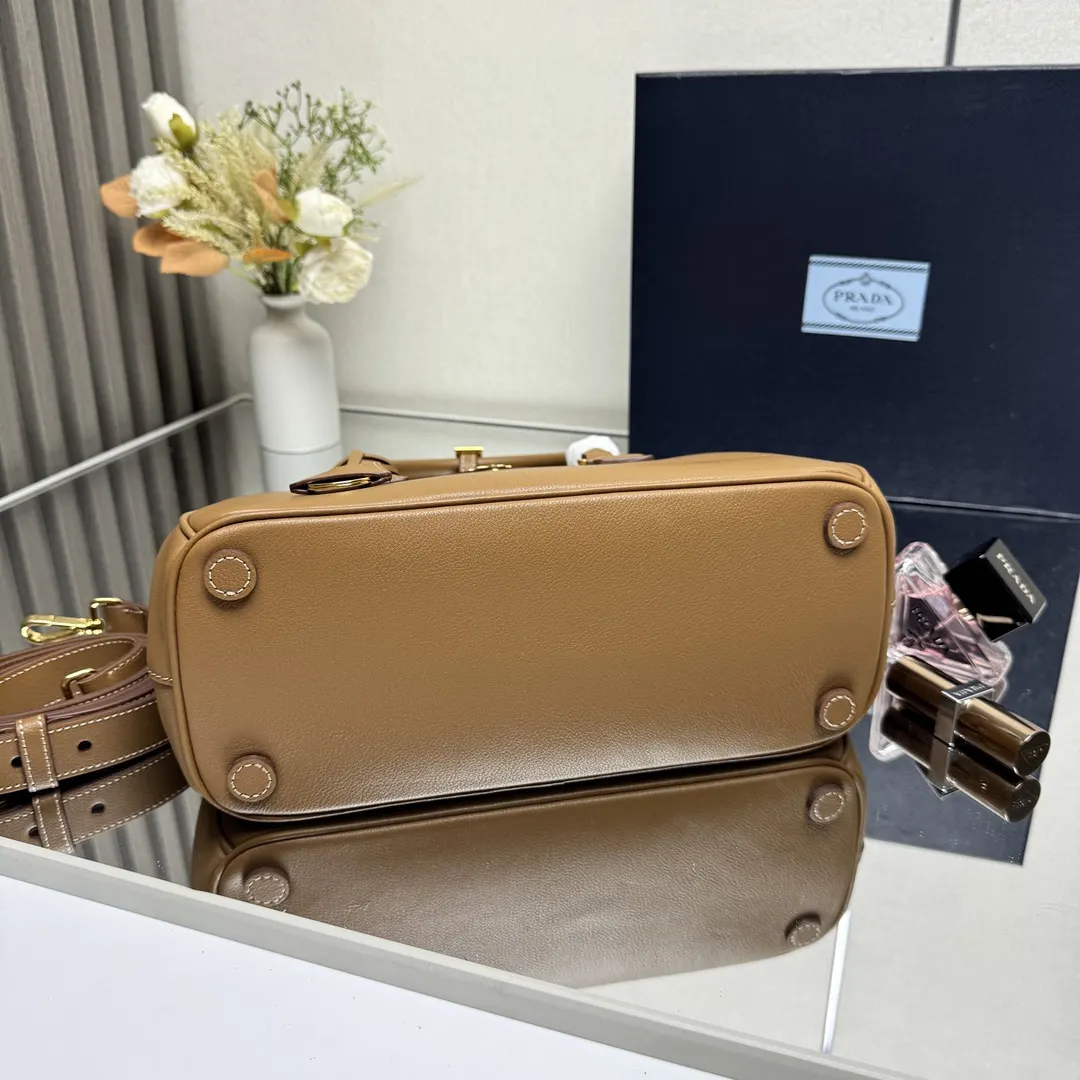 Prada Saffiano 十字纹牛皮 羊皮 三角标 杀手包 經典手提 手提包