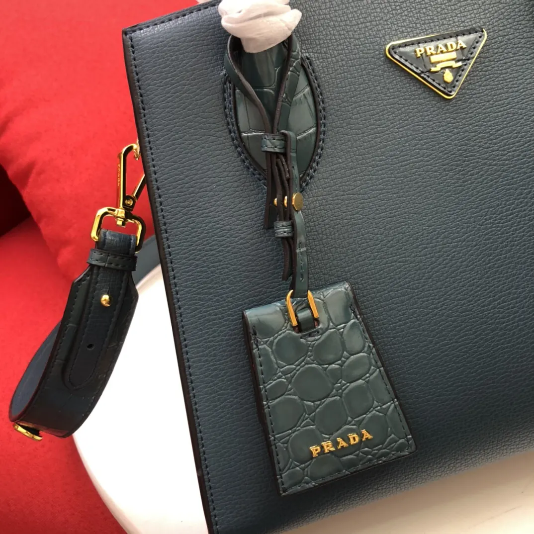 Prada 鳄鱼皮 牛皮 手提包