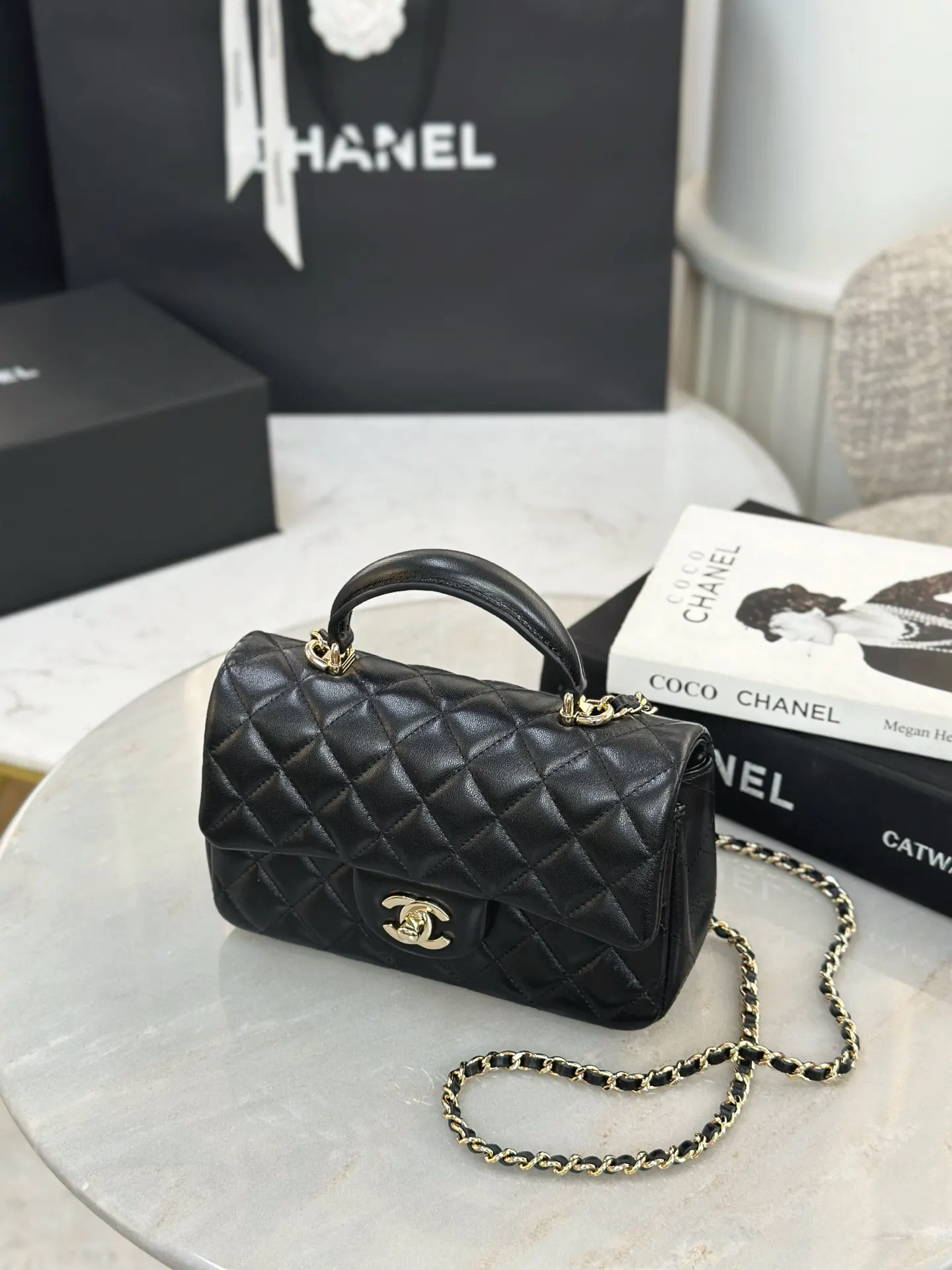 Chanel 黑色羊皮翻盖链条包 小香风单肩