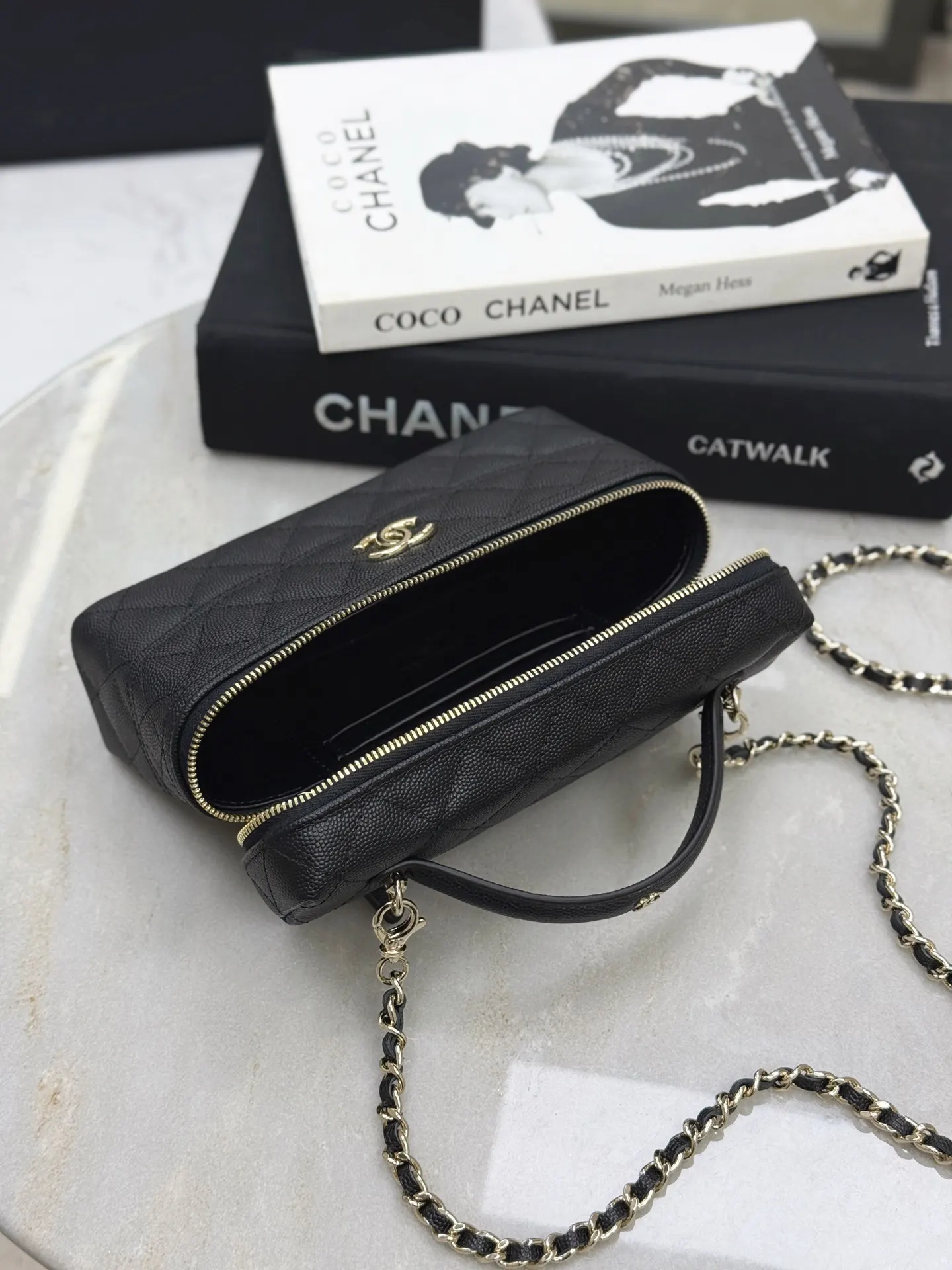 CHANEL 19 Bag 黑色荔枝纹牛皮链条包 迷你款