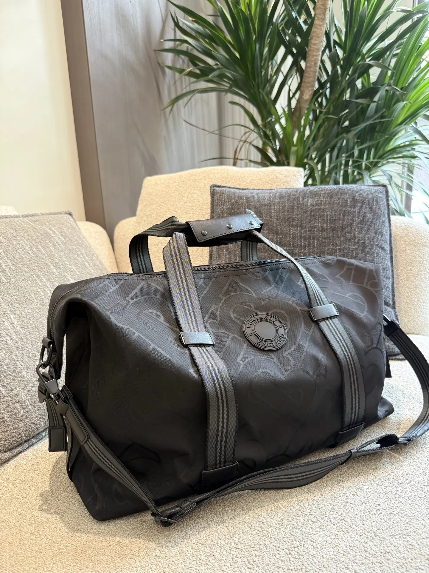Burberry 黑色 牛皮 旅行袋 大容量旅行款