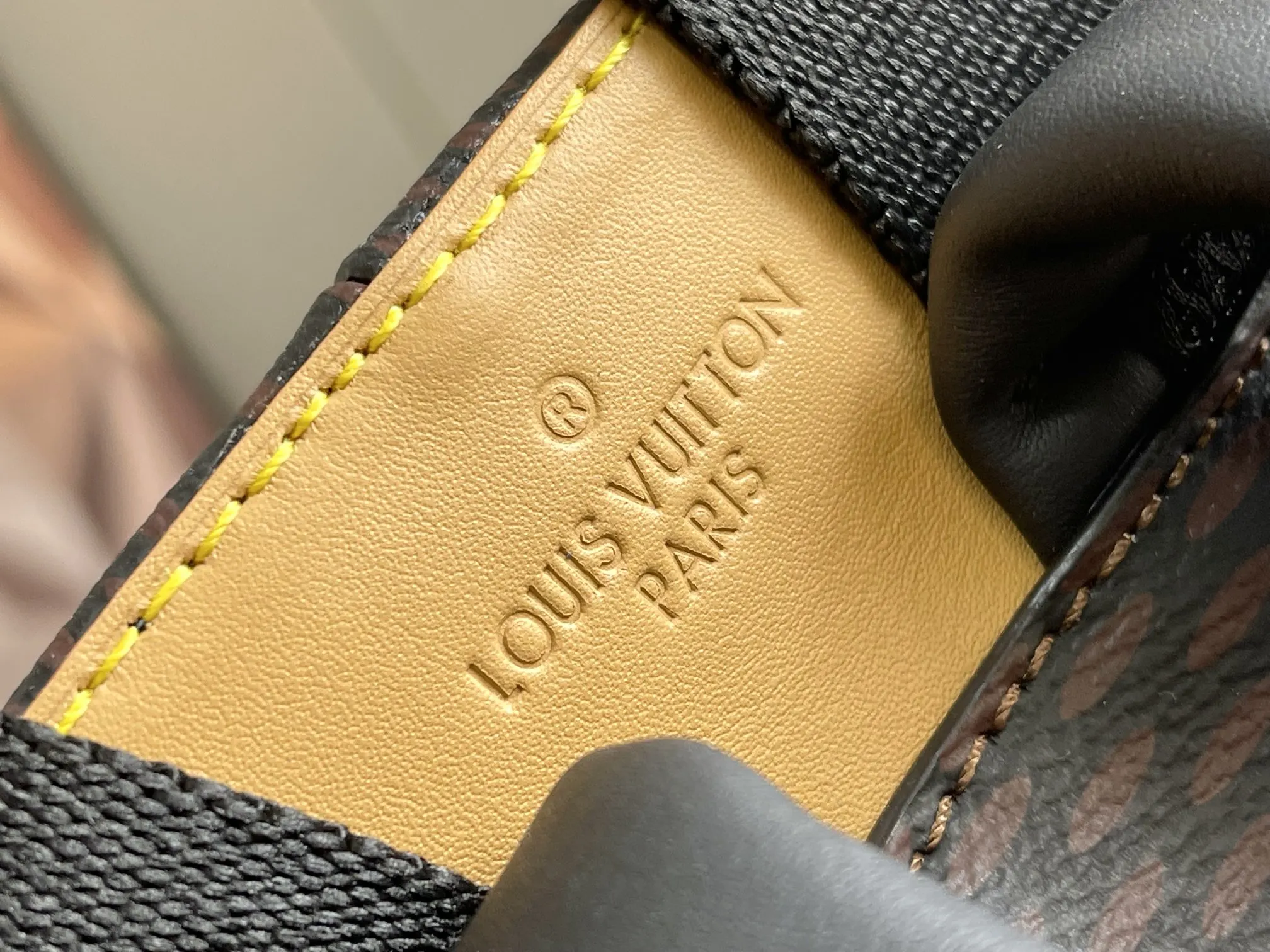 黑色 Damier 雙肩包 实用雙肩款