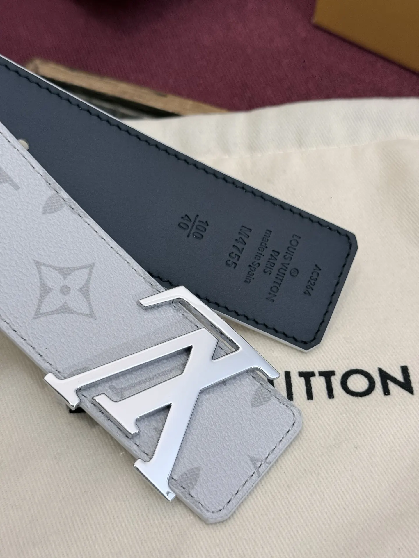LV 綠色 雙面腰帶 商務休閒款(數字3) LV 綠色 雙面腰帶 商務休閒款(數字3)