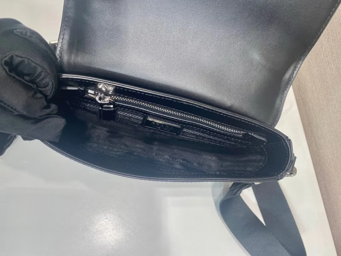 Prada Re-Nylon 2Vd059 Shoulder Bag Commuter Leather