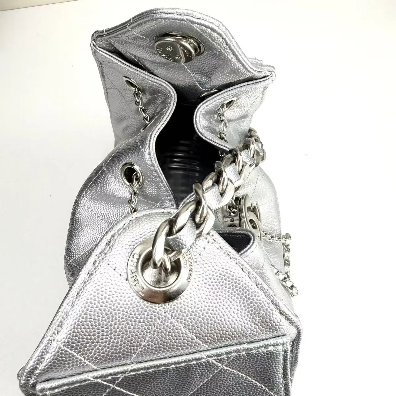 Chanel 銀色 水桶包