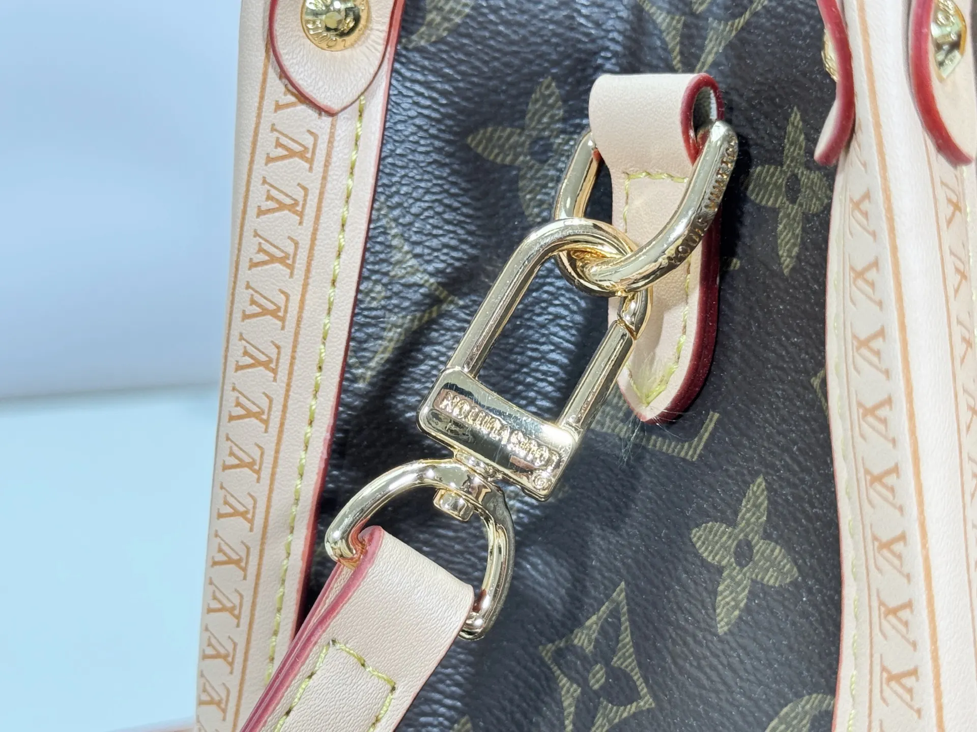 Louis Vuitton Suitcase Travel Lightweight Leather