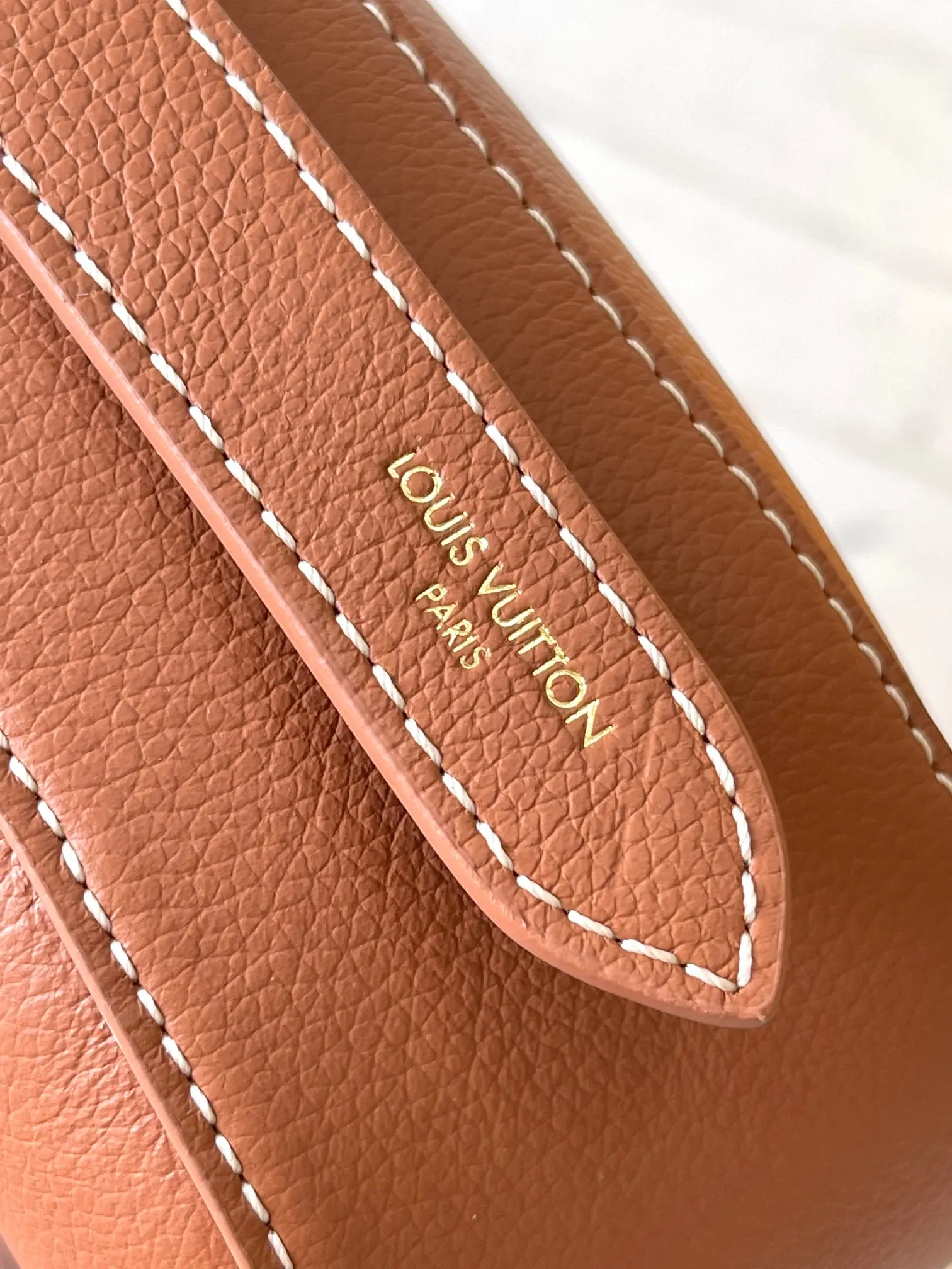 LV 牛皮 本款 Low Key Should 单肩包 日常单肩背款