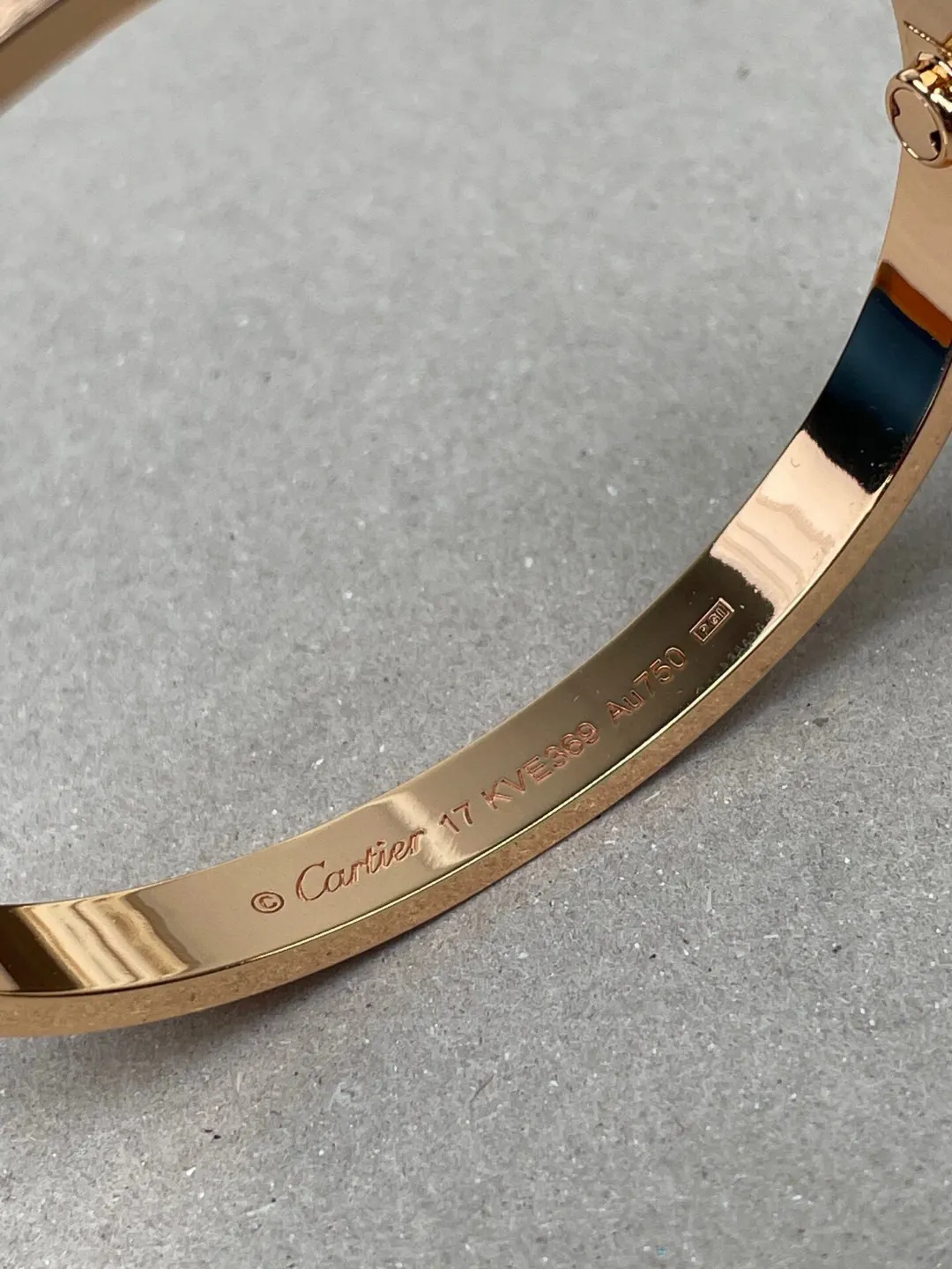Cartier 手鐲 精致腕饰款(數字8) Cartier 手鐲 精致腕饰款(數字8)
