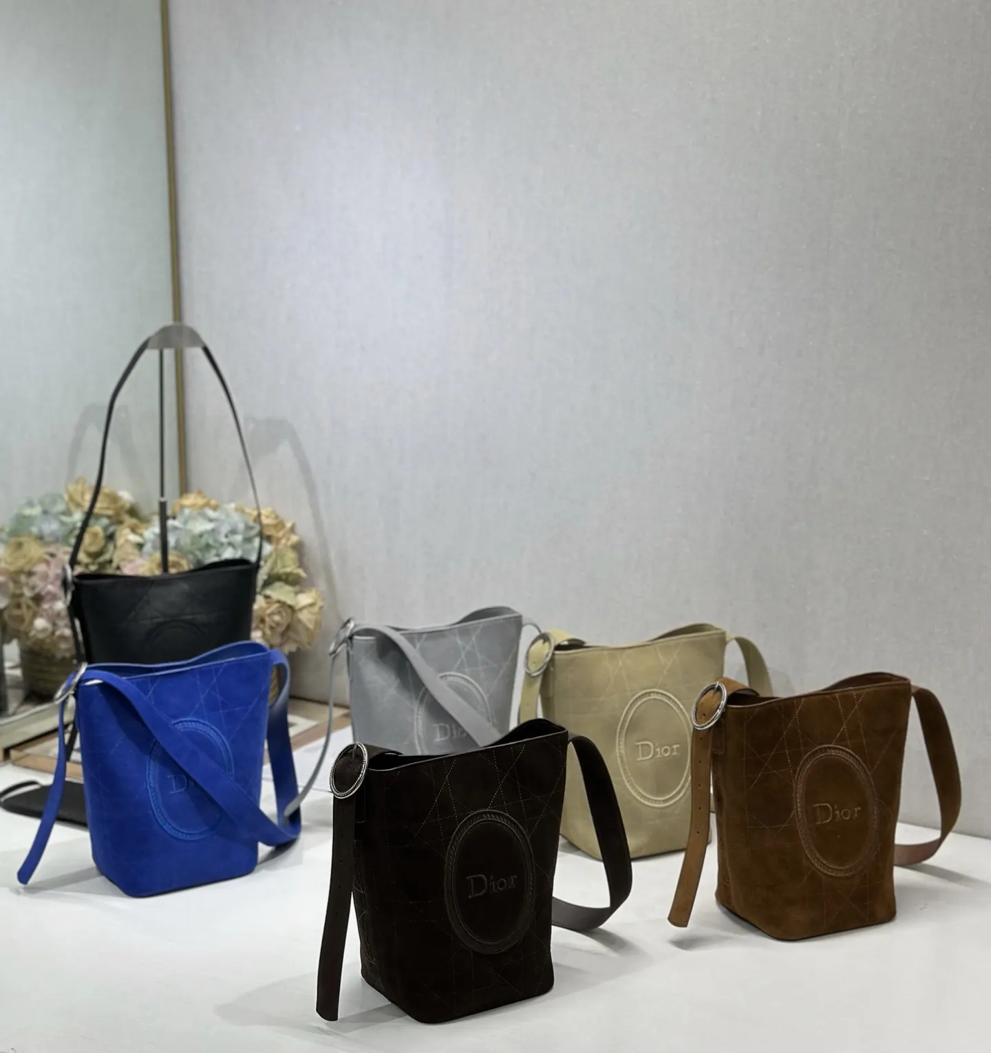Dior Mdaillon 水桶包 种顏色 批 休閒水桶款