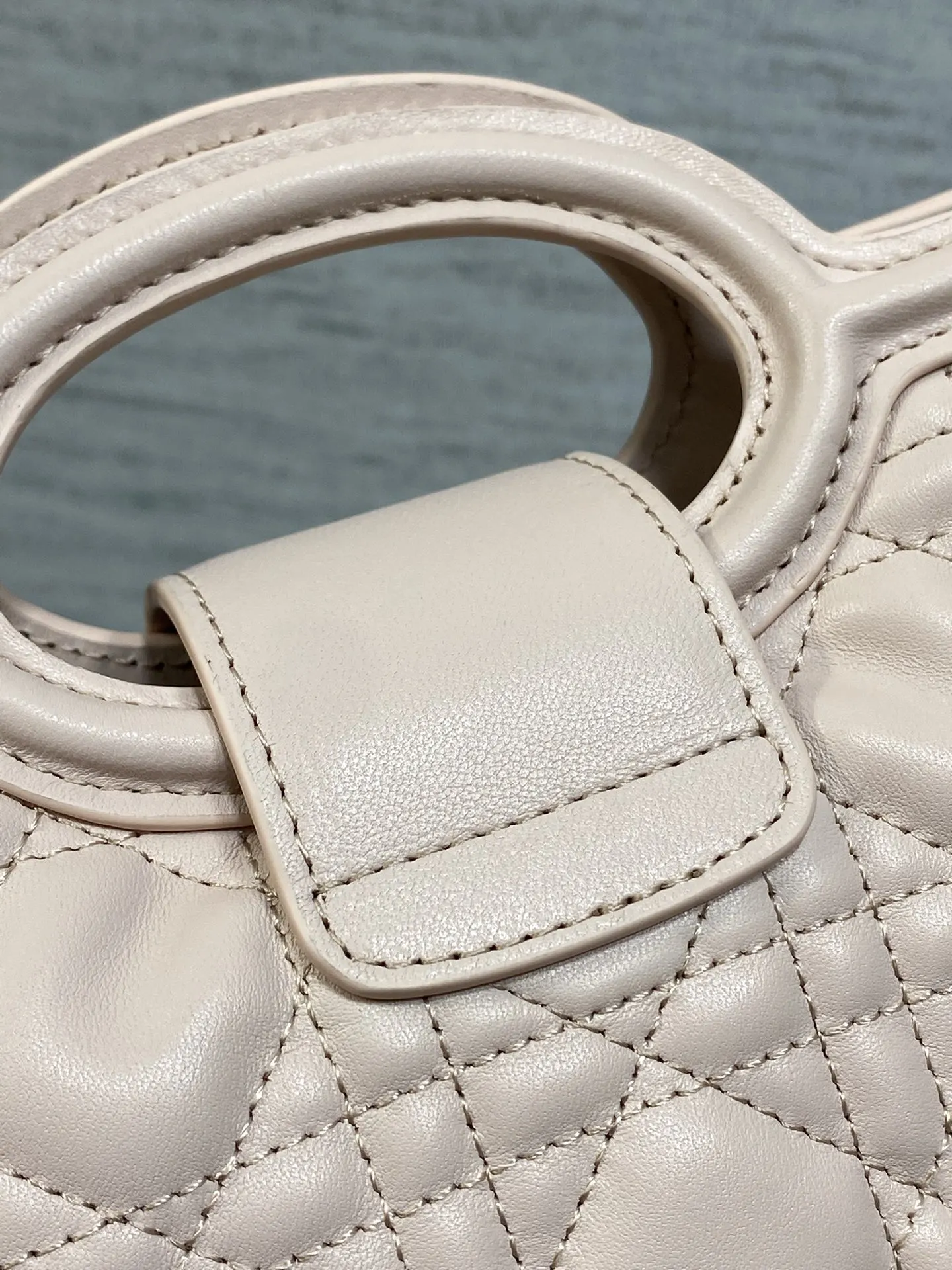 Dior 粉色链条包 手提斜挎