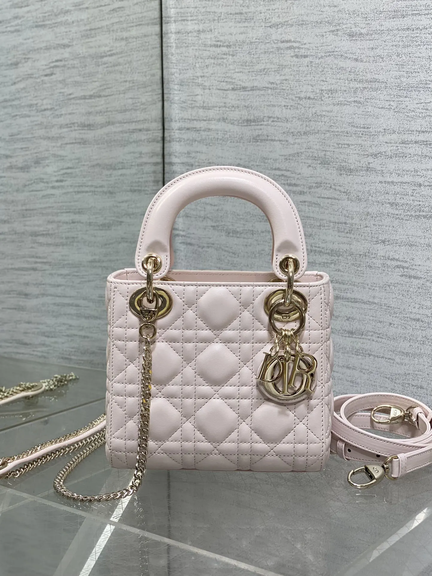 Dior Lady Dior Lady 粉色藤格纹手提斜挎包 经典小号