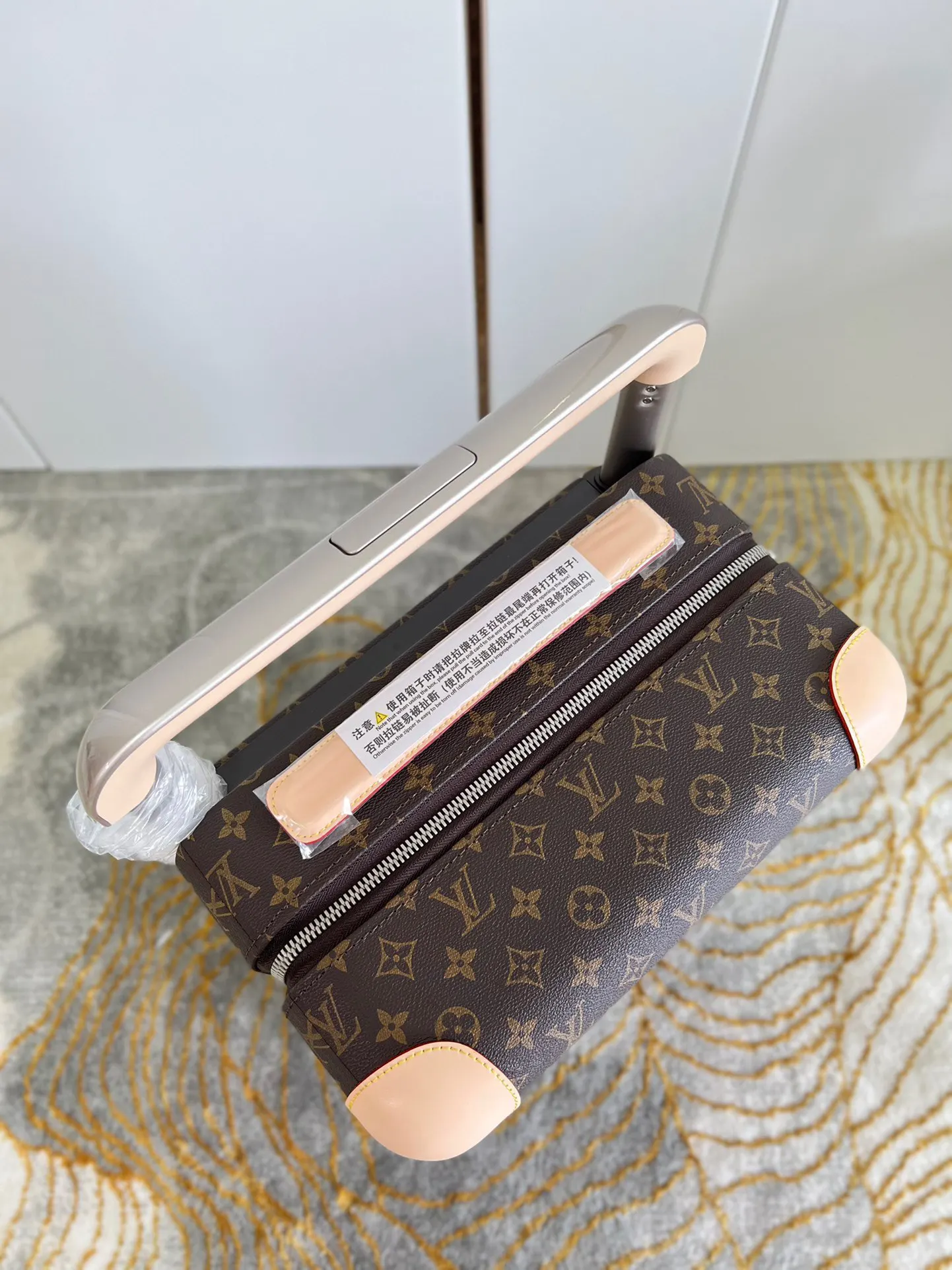 LV 帆布 全新 Horizon 拉杆箱以个性创意革新的传奇经典 行李箱 旅行拉杆款 轻便出行款