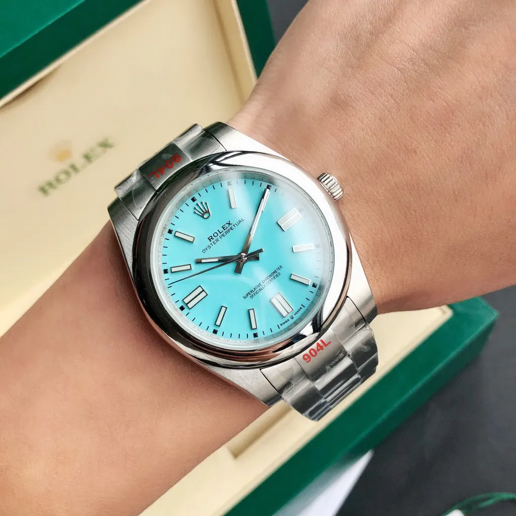 Watch Classic Image 9 Watch Classic Image 9