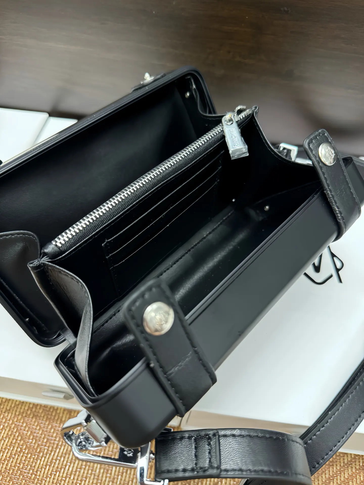 Rimowa Crossbody Bag Travel Lightweight Image 6 Rimowa Crossbody Bag Travel Lightweight Image 6