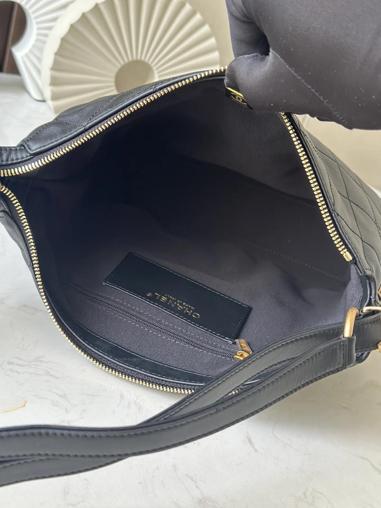 Chanel 小牛皮Hobo腋下包 單肩背(數字8) Chanel 小牛皮Hobo腋下包 單肩背(數字8)